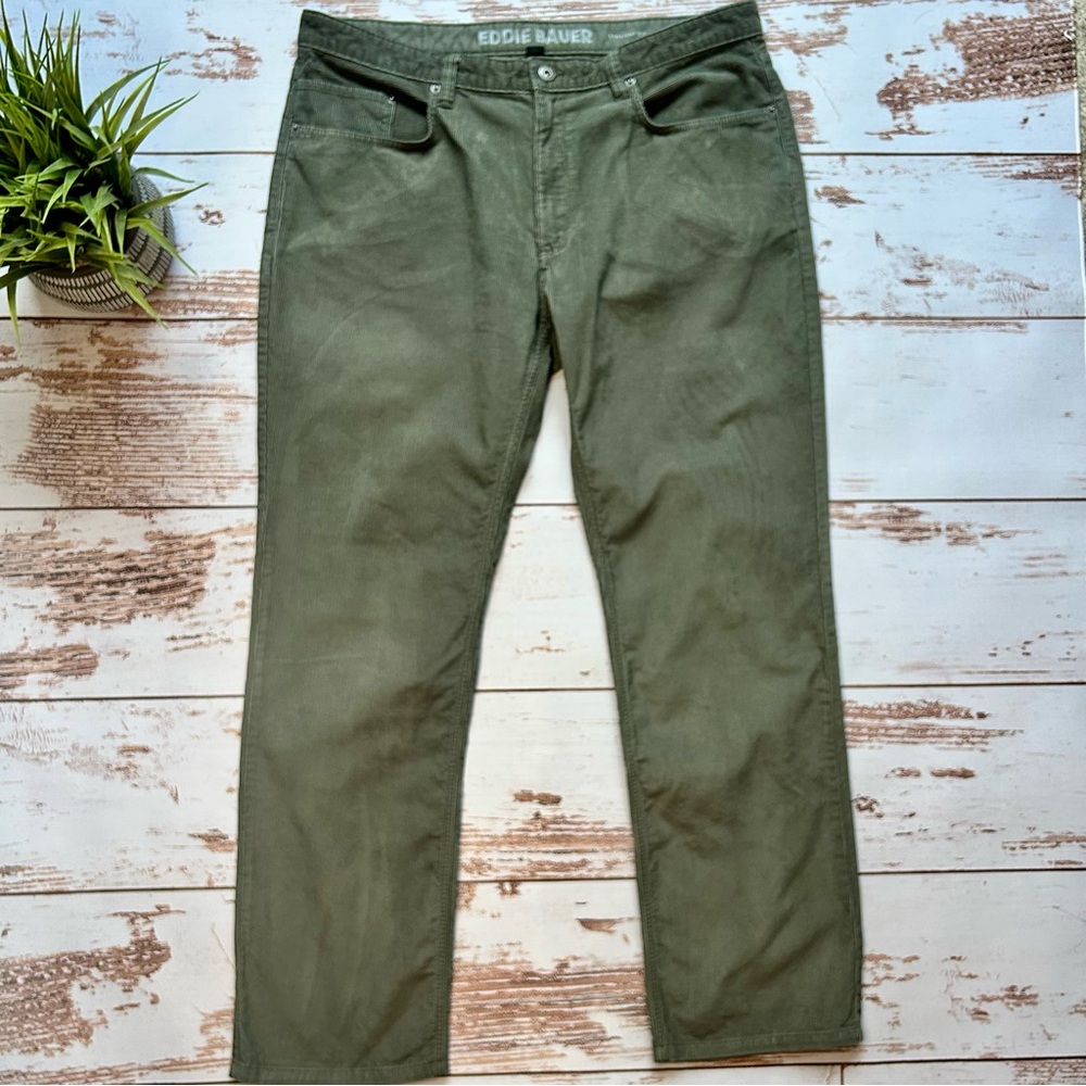 Eddie Bauer | Men's Eddie's Flex 5-Pocket Corduroy Pants, Green size 38x32